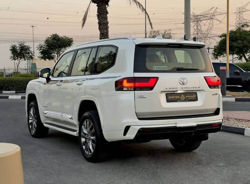 2025 Toyota Land Cruiser GXR thumbnail 5