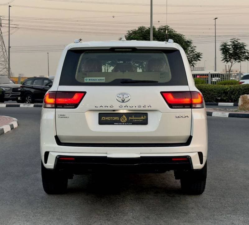 2025 Toyota Land Cruiser GXR thumbnail 6