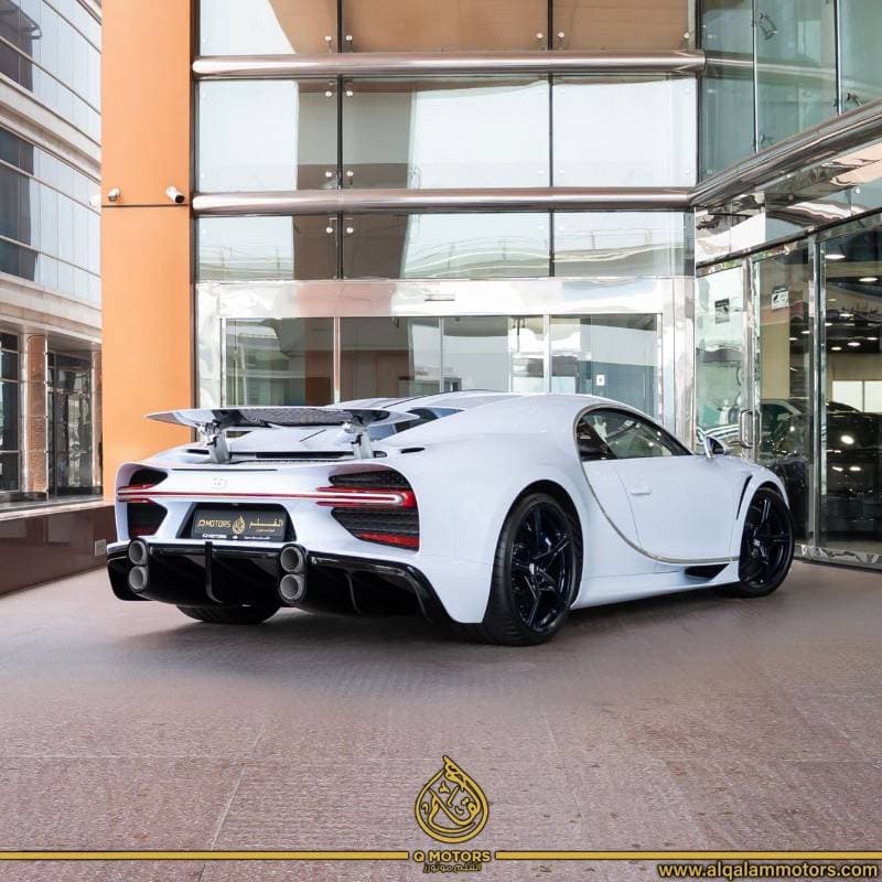 2023 Bugatti Chiron SUPER SPORT thumbnail 2