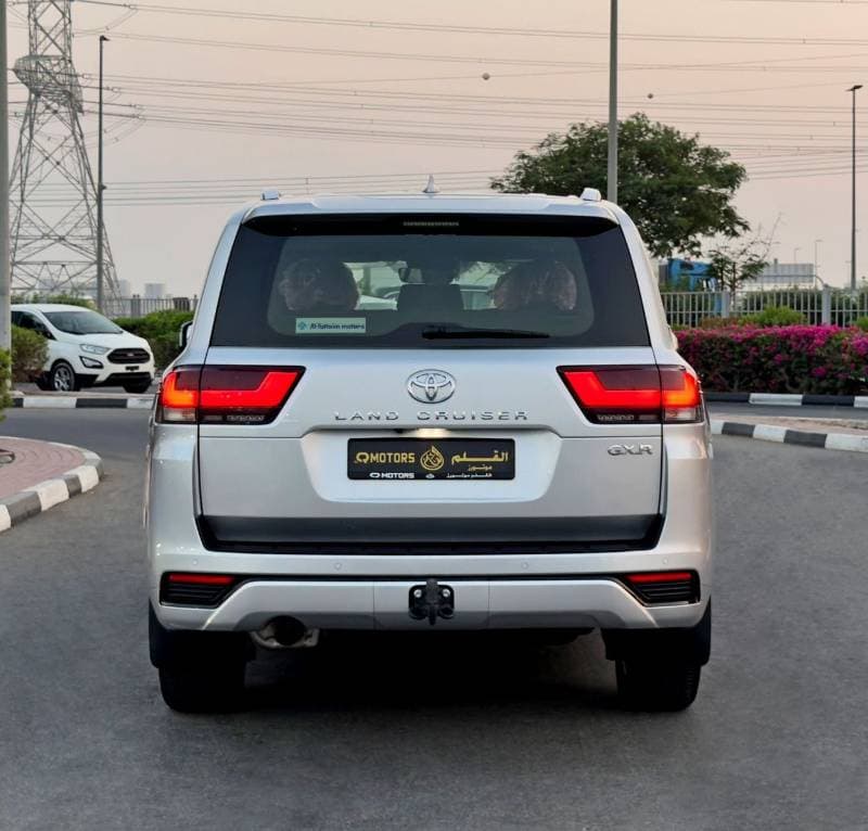 2024 Toyota Land Cruiser GXR thumbnail 6