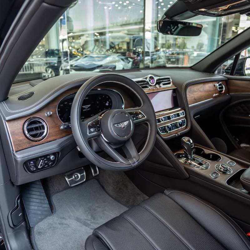 2023 Bentley Bentayga AZURE thumbnail 6
