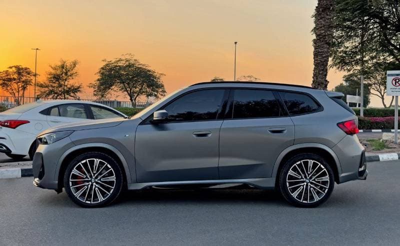 2025 BMW X1 M35i XDRIVE thumbnail 4