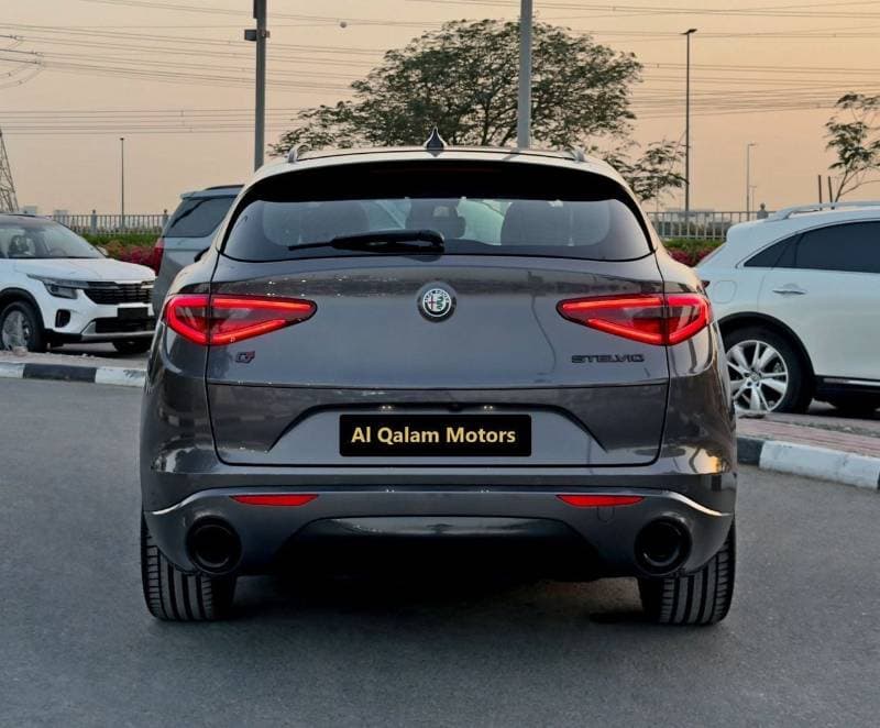 2022 Alfa Romeo Stelvio VELOCE thumbnail 6