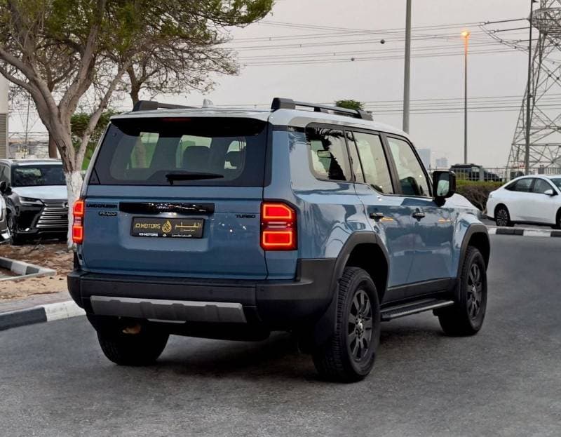 2025 Toyota Land Cruiser VXR thumbnail 7