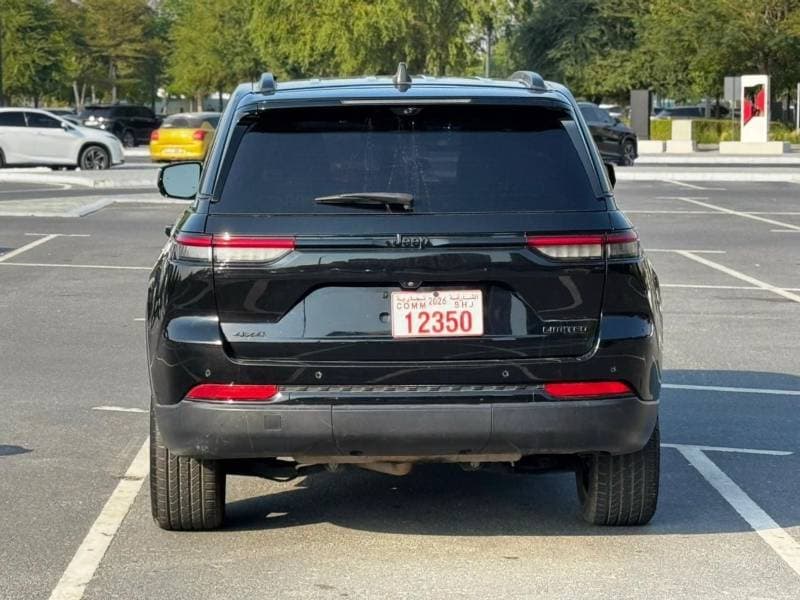 2023 Jeep Grand Cherokee LIMITED thumbnail 4