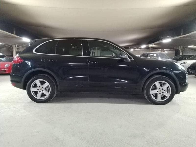 2012 Porsche Cayenne S thumbnail 6