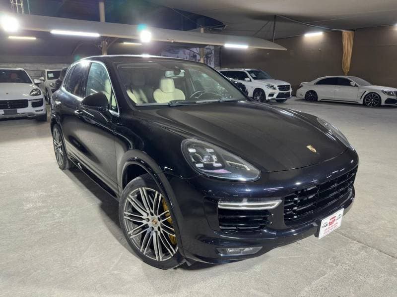 2016 Porsche Cayenne TURBO S thumbnail 7