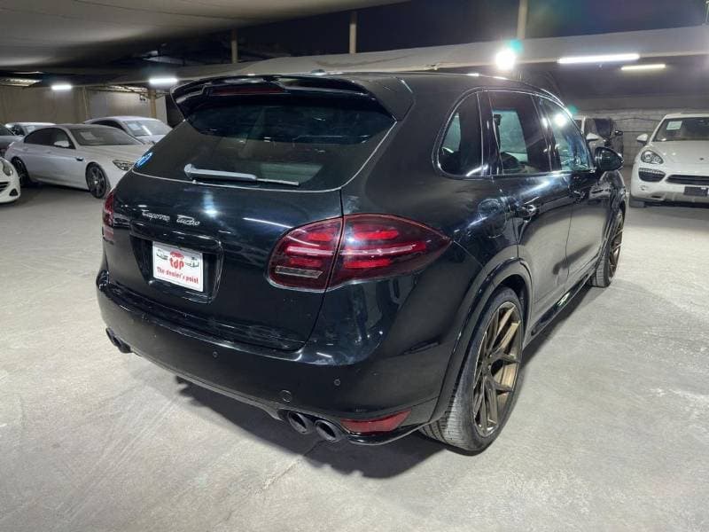 2012 Porsche Cayenne TURBO thumbnail 2