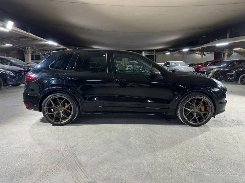 2012 Porsche Cayenne TURBO thumbnail 6