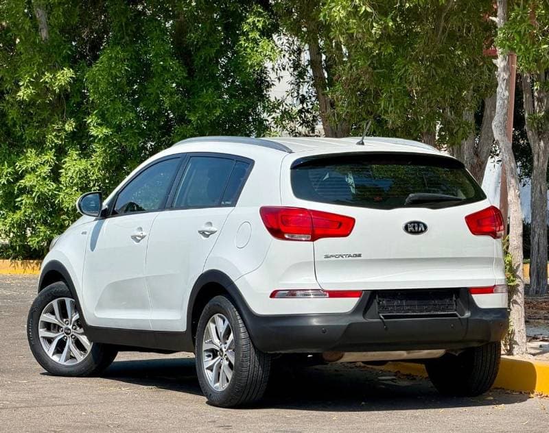 2015 Kia Sportage LX STANDARD thumbnail 4