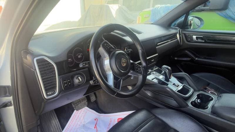 2021 Porsche Cayenne STANDARD thumbnail 6