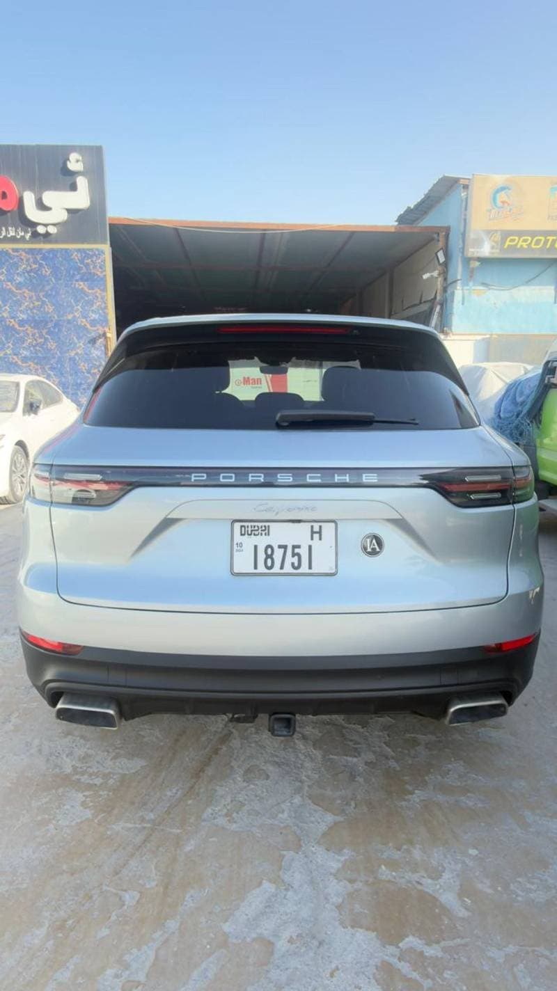 2021 Porsche Cayenne STANDARD thumbnail 8