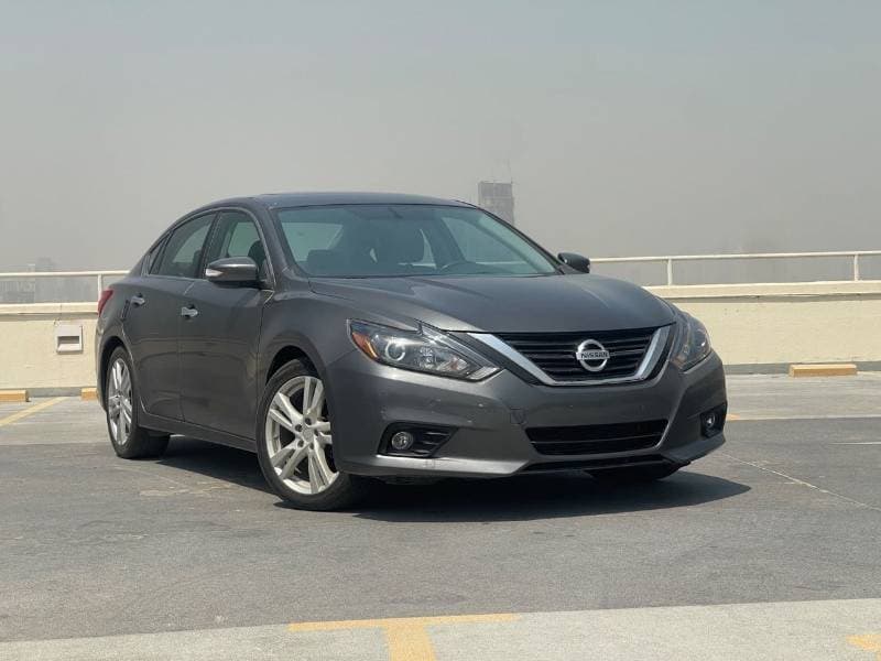 2017 Nissan Altima SL thumbnail 2