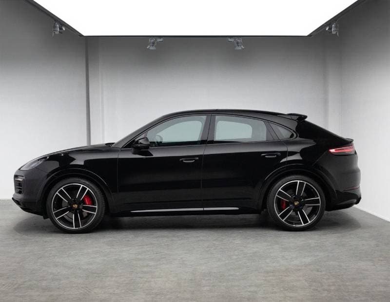 2023 Porsche Cayenne GTS thumbnail 2