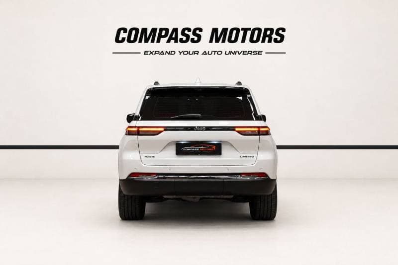 2022 Jeep Grand Cherokee LIMITED thumbnail 4
