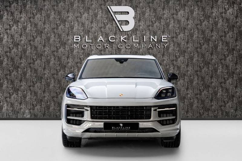 2025 Porsche Cayenne GTS thumbnail 2