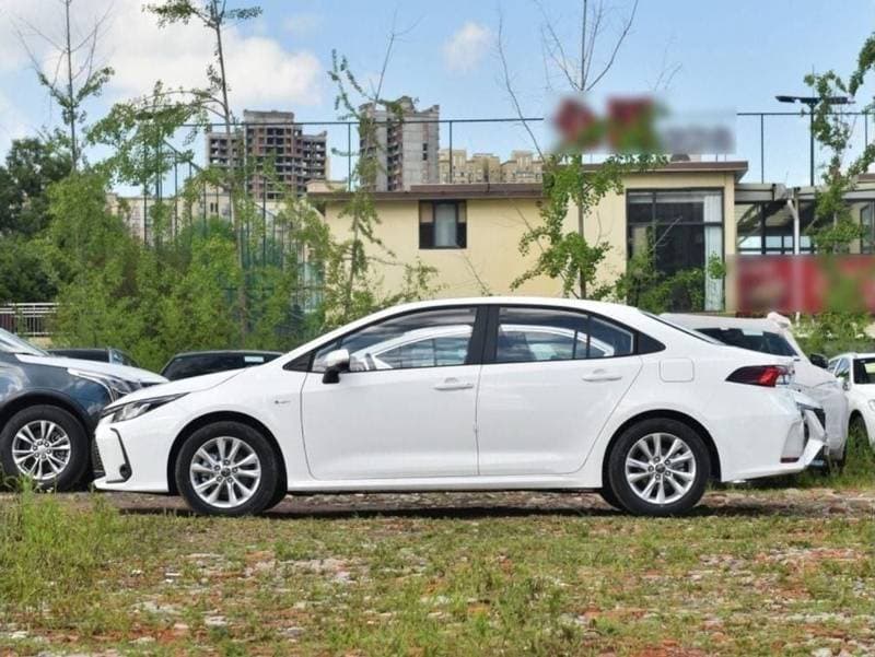 2025 Toyota Corolla XLI EXECUTIVE thumbnail 5