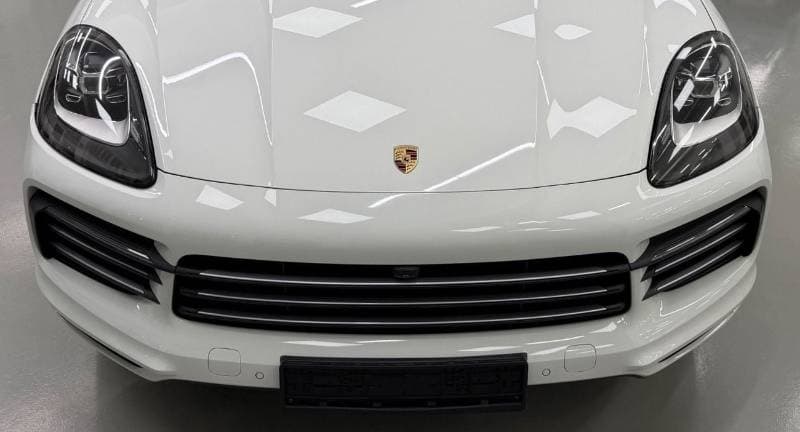 2018 Porsche Cayenne STANDARD thumbnail 3