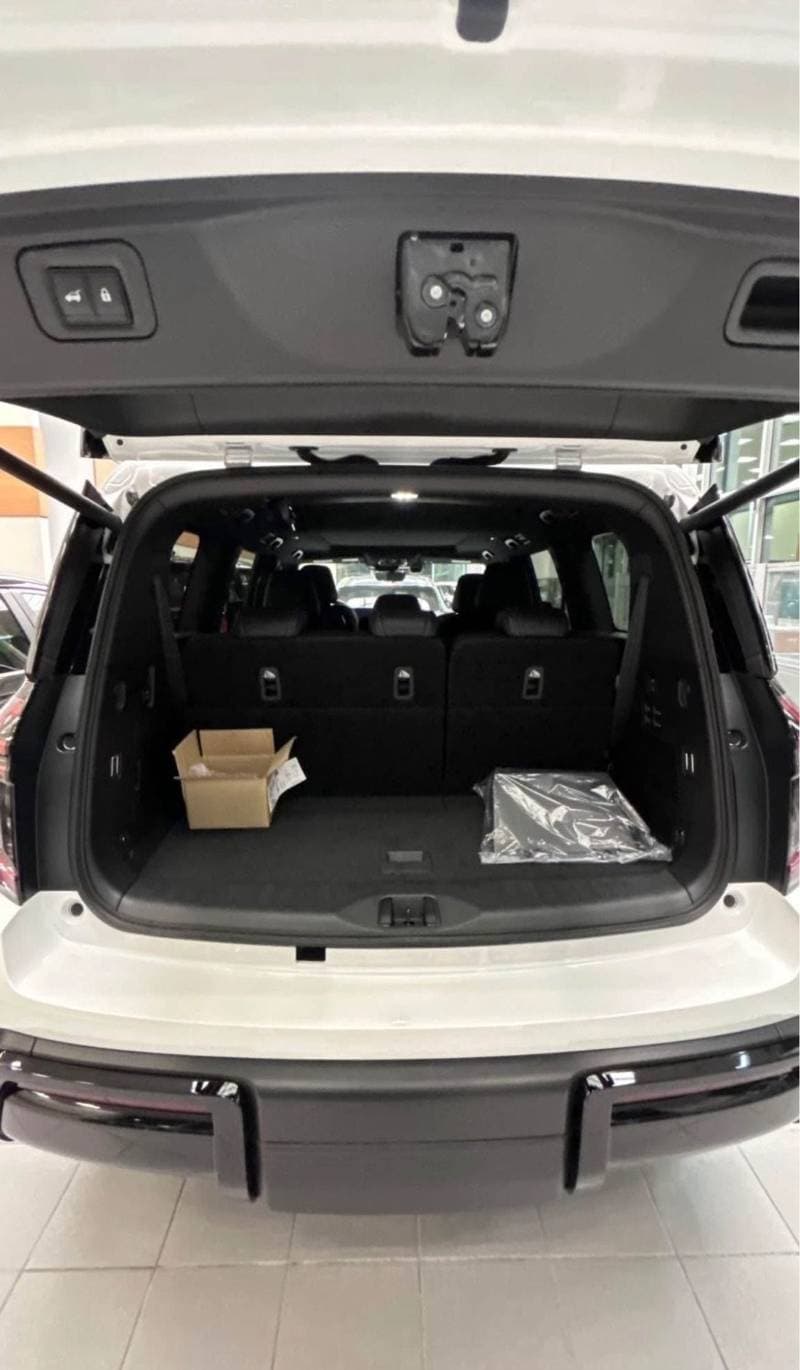2027 Nissan Armada thumbnail 6
