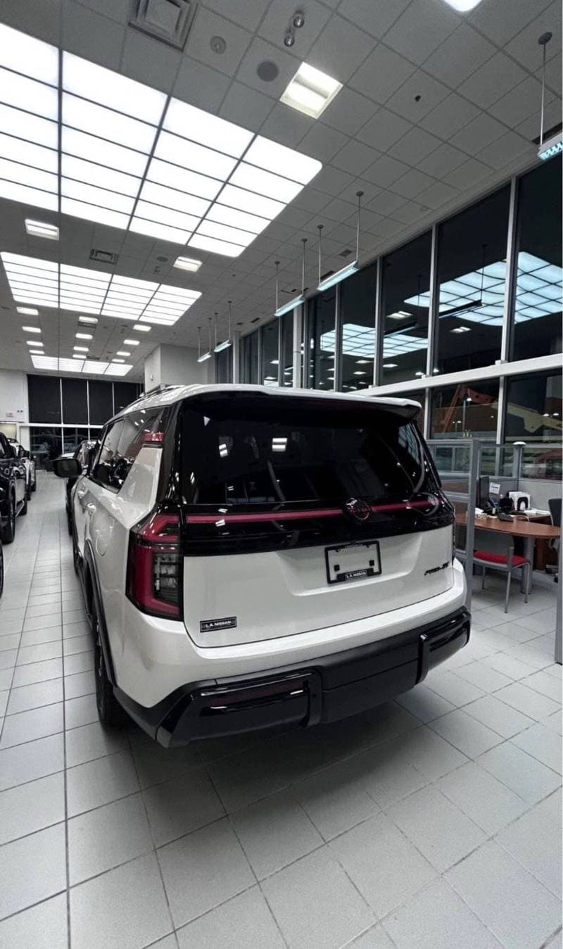 2027 Nissan Armada thumbnail 5