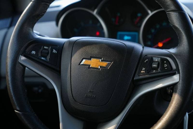 2016 Chevrolet Cruze LS thumbnail 7