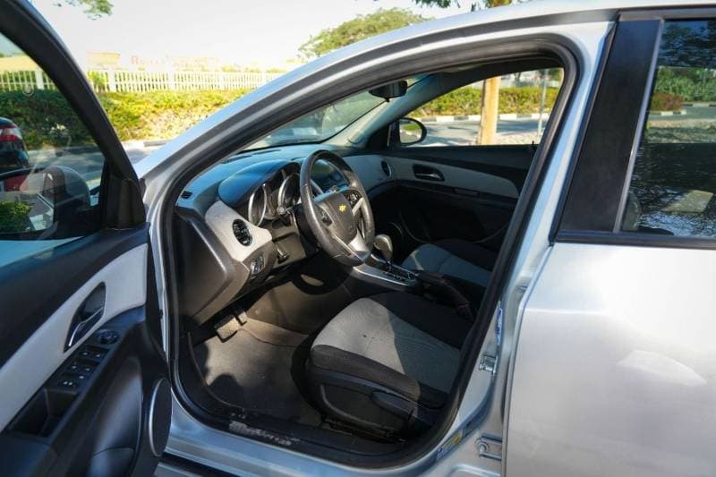 2016 Chevrolet Cruze LS thumbnail 4