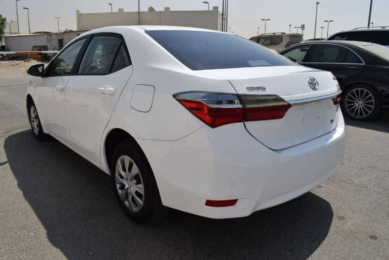 2018 Toyota Corolla SE thumbnail 6