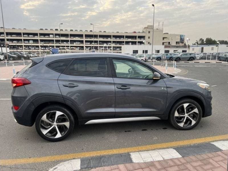 2017 Hyundai Tucson STANDARD thumbnail 4
