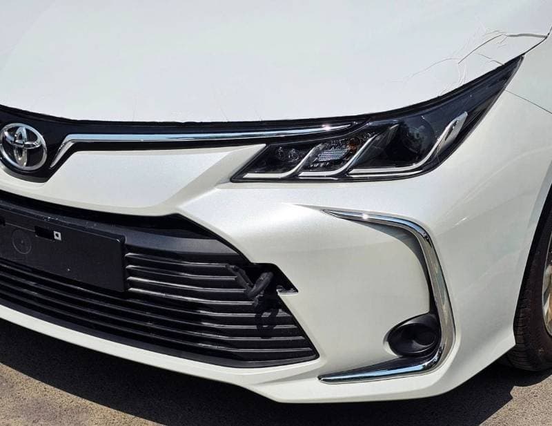 2026 Toyota Corolla XLI thumbnail 8