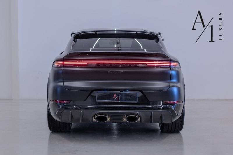 2024 Porsche Cayenne TURBO GT thumbnail 4