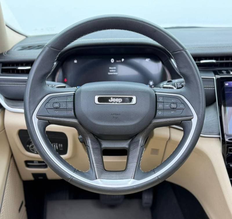 2022 Jeep Grand Cherokee LIMITED thumbnail 7
