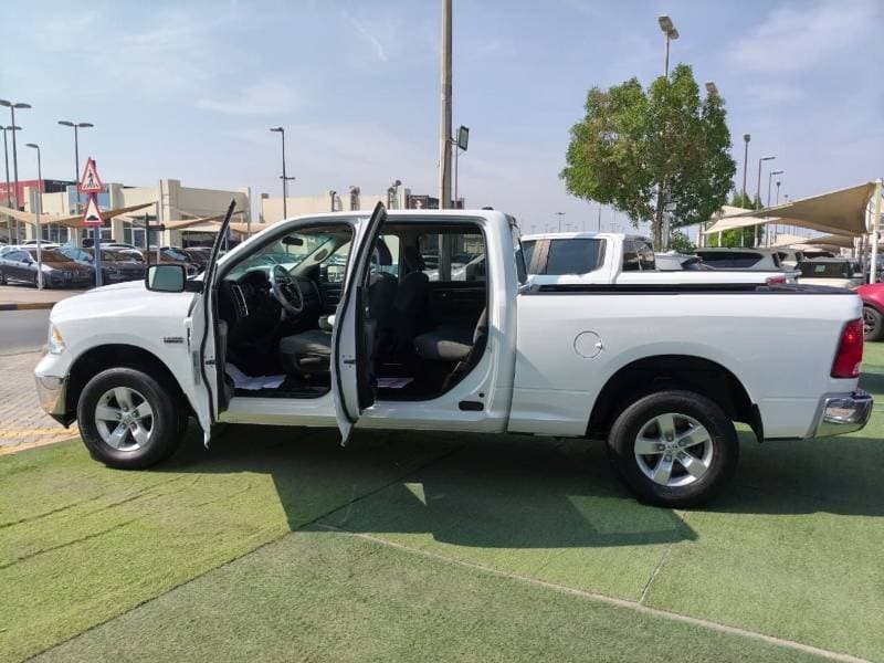 2020 RAM 1500 SLT thumbnail 4
