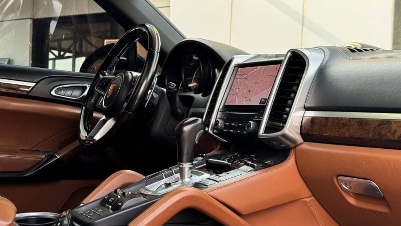 2018 Porsche Cayenne S PLATINUM EDITION thumbnail 7