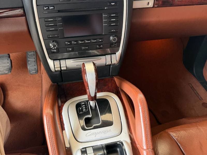 2009 Porsche Cayenne STANDARD thumbnail 4