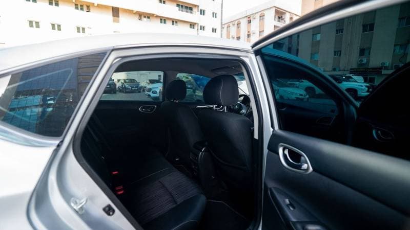 2019 Nissan Sentra S thumbnail 7