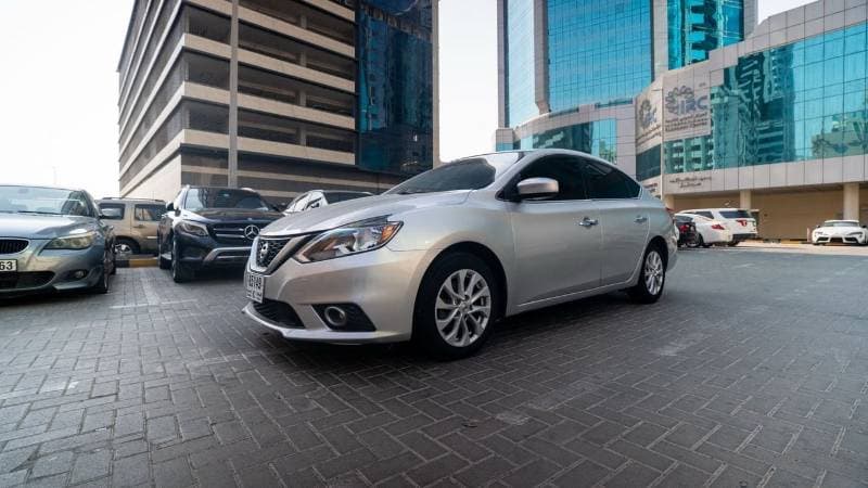 2019 Nissan Sentra S thumbnail 3