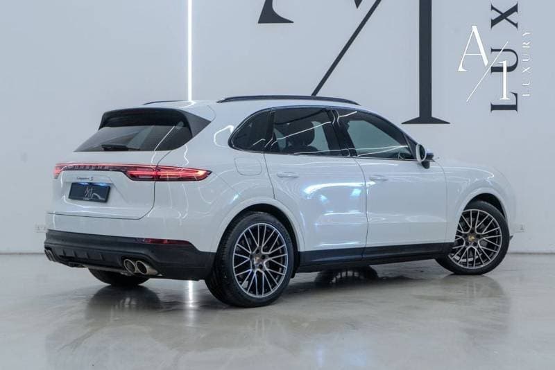 2018 Porsche Cayenne S thumbnail 3