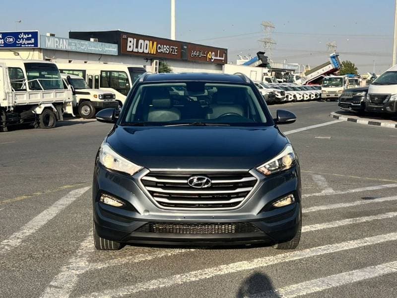 2018 Hyundai Tucson GL thumbnail 2
