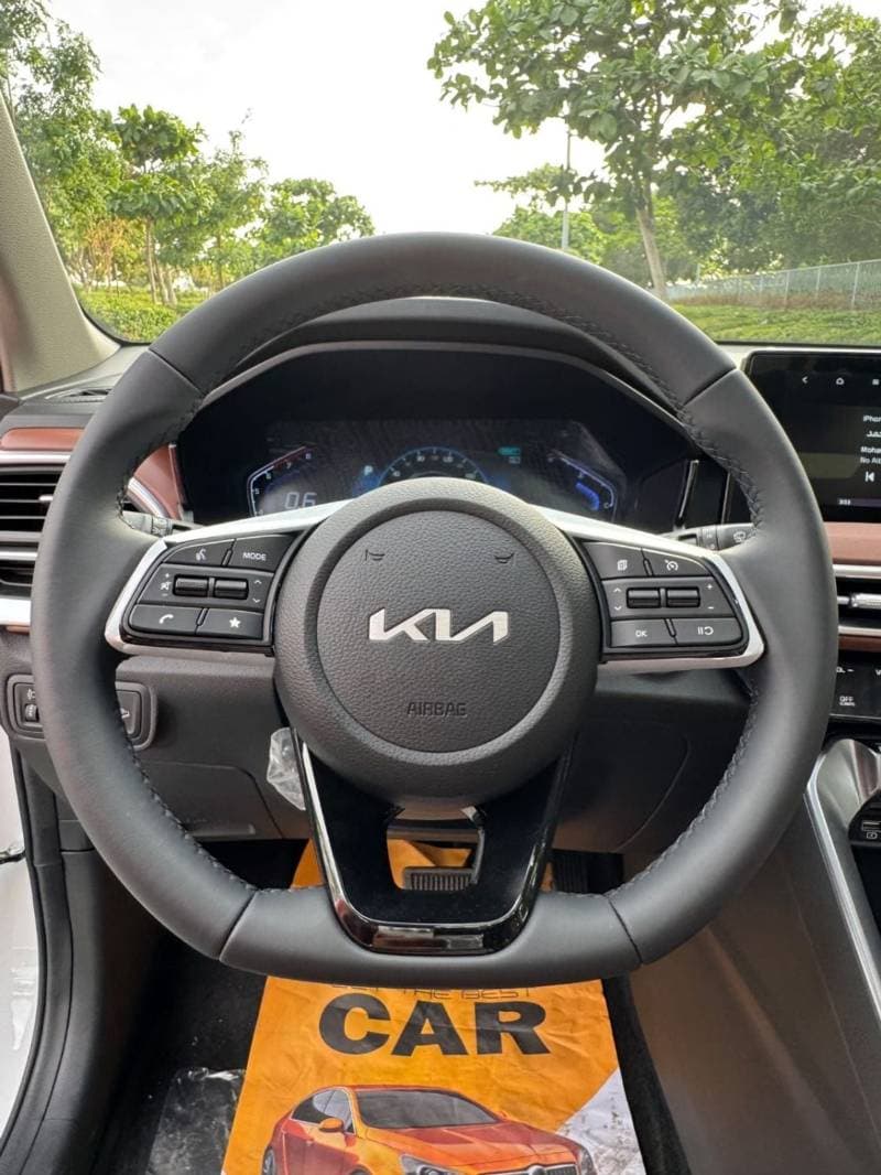 2025 Kia Sportage EX thumbnail 5