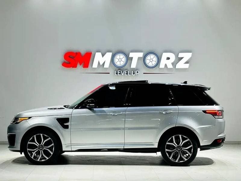 2016 Land Rover Range Rover Sport SVR thumbnail 5