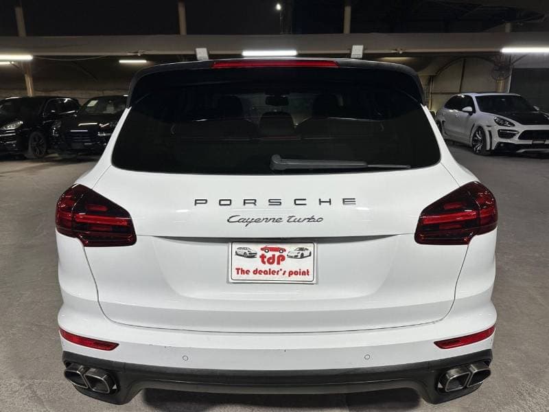 2016 Porsche Cayenne TURBO thumbnail 5