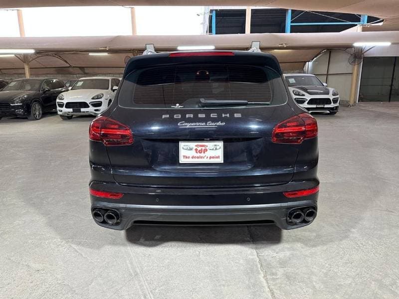 2015 Porsche Cayenne TURBO thumbnail 5