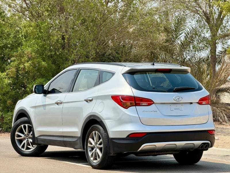 2014 Hyundai Santa Fe GL thumbnail 4