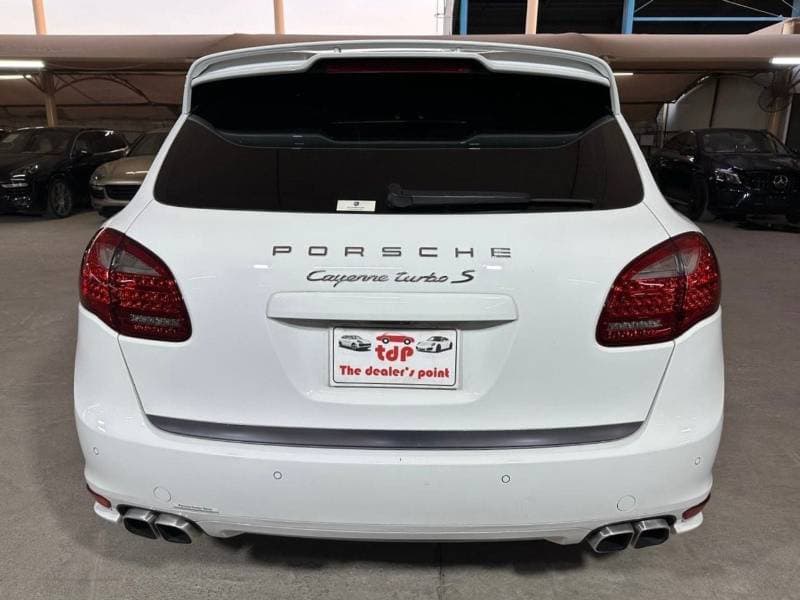 2014 Porsche Cayenne TURBO S thumbnail 5