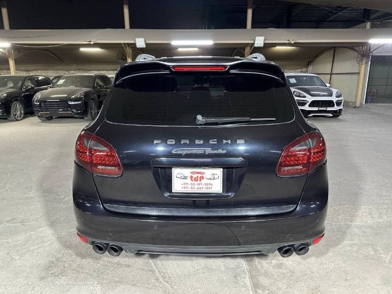 2011 Porsche Cayenne TURBO thumbnail 5