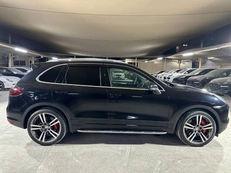 2011 Porsche Cayenne TURBO thumbnail 6