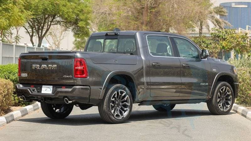 2026 RAM 1500 LIMITED thumbnail 8