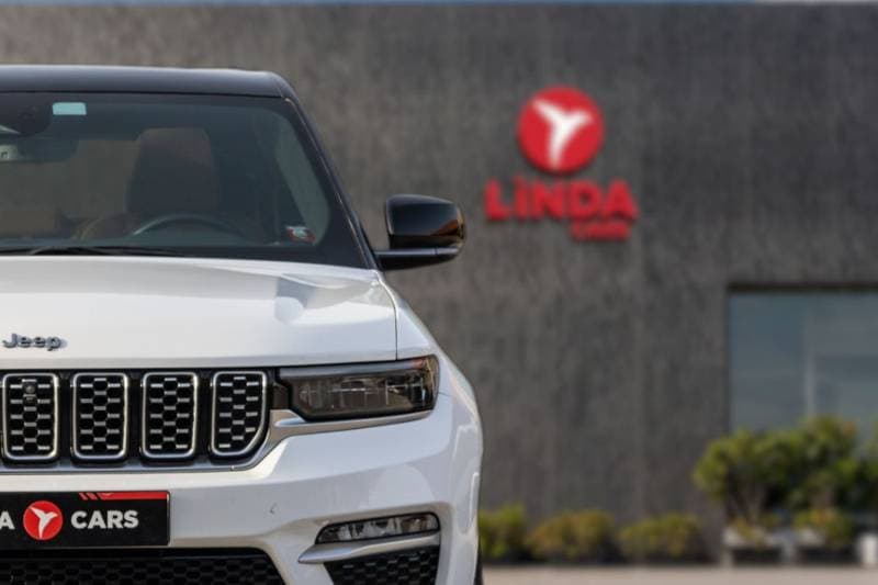 2023 Jeep Grand Cherokee SUMMIT thumbnail 3