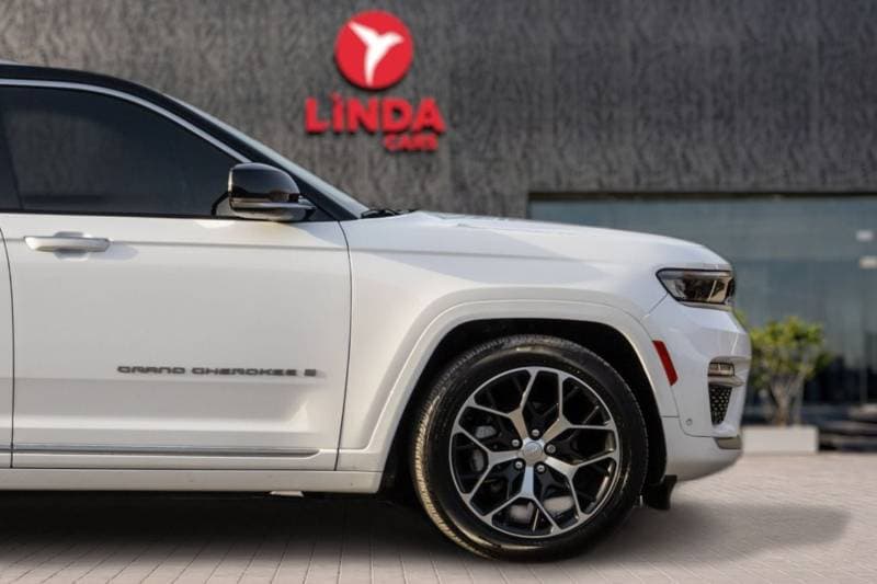 2023 Jeep Grand Cherokee SUMMIT thumbnail 8