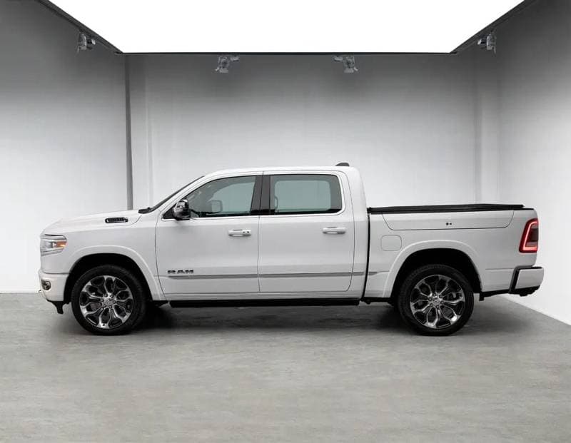 2024 RAM 1500 LIMITED thumbnail 2